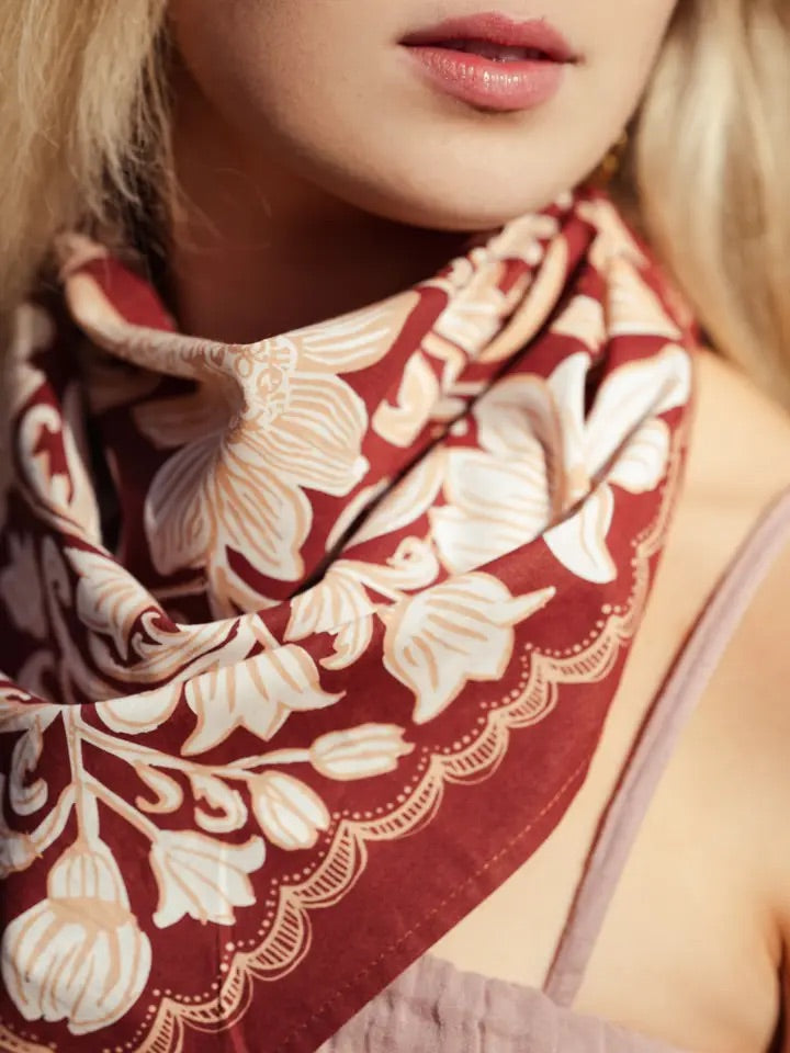 No. 138 Agatha Bandana