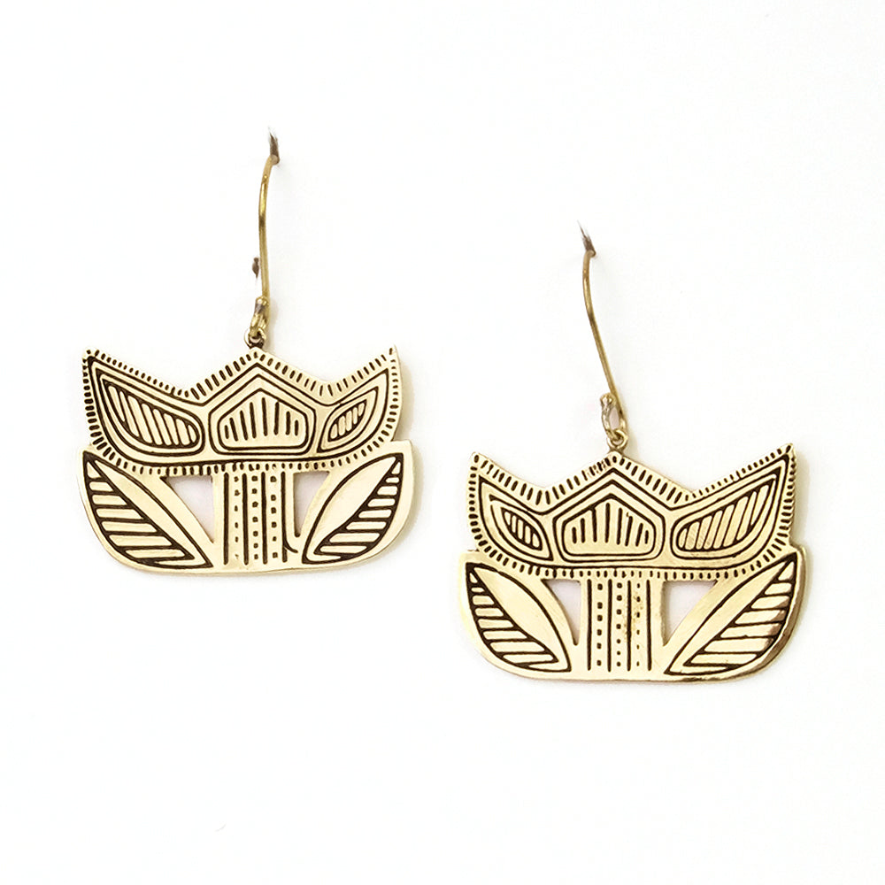 Pair of gold geometric patterned earrings